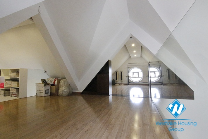 Fully furnished pool villa to rent in Vinhomes Riverside Hanoi